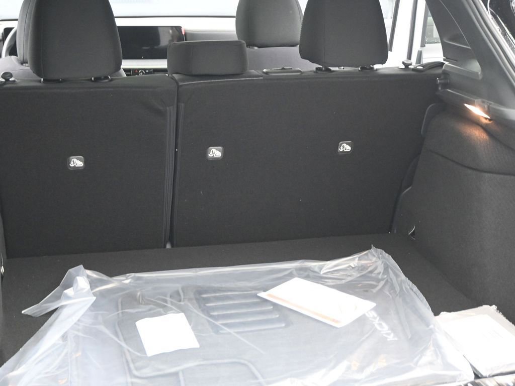 New 2026 Nissan Kicks SV w/ SV Premium Package AWD/4WD image 19