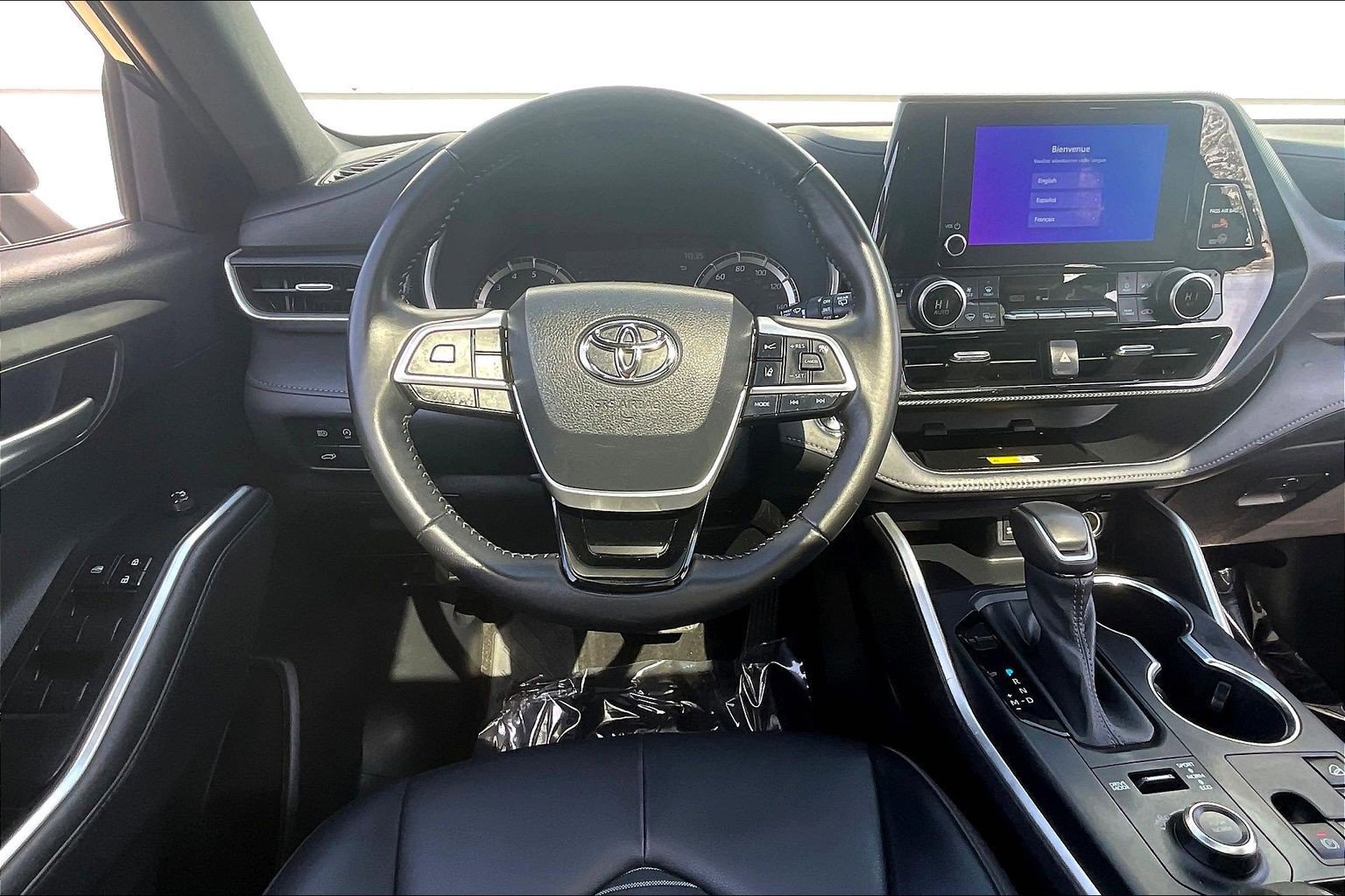 Used 2023 Toyota Highlander XSE AWD/4WD image 6