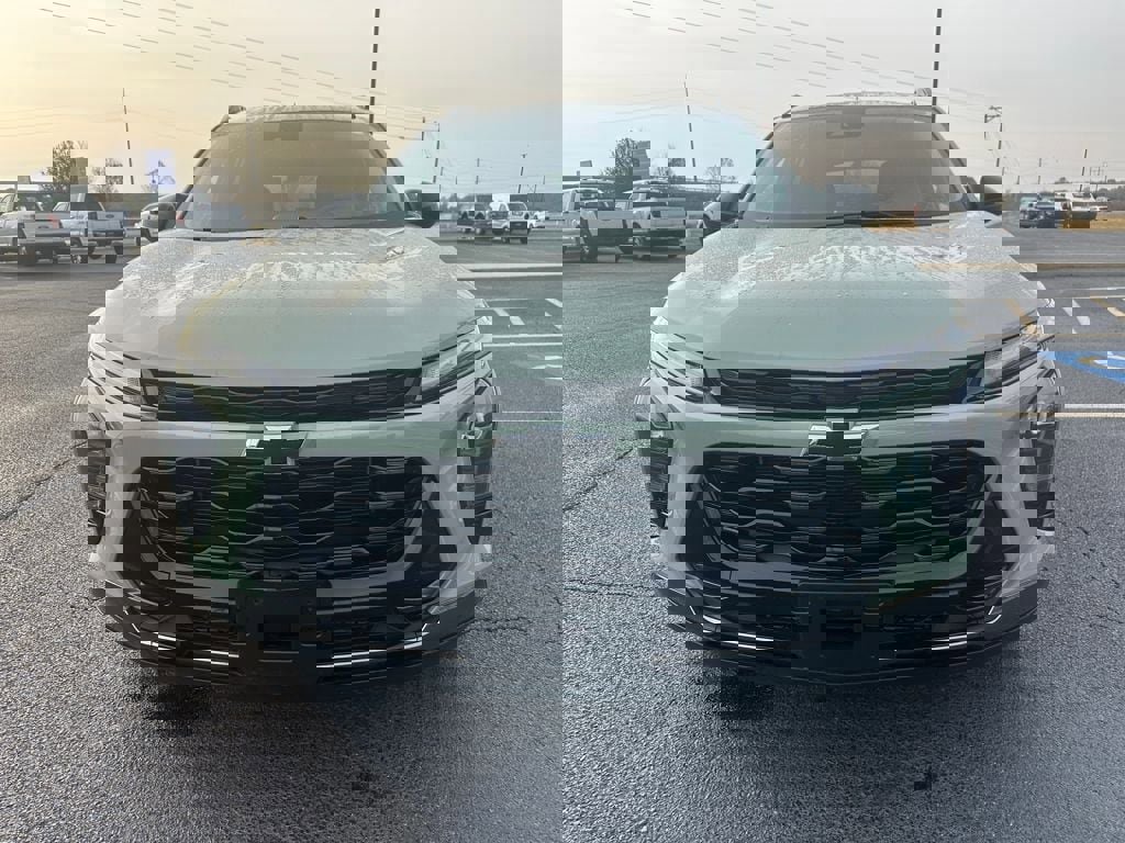 Used 2025 Chevrolet Trax ACTIV w/ Driver Confidence Package image 3