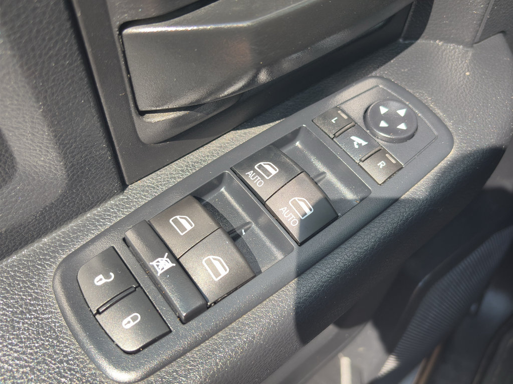 Used 2014 RAM 2500 Tradesman w/ Chrome Appearance Group AWD/4WD image 21