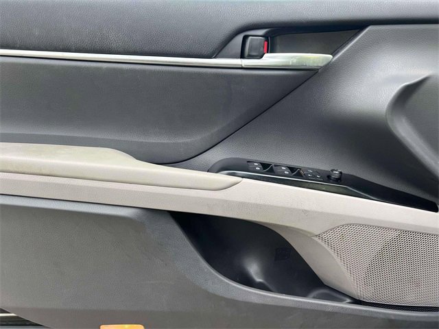 Used 2018 Toyota Camry LE image 16