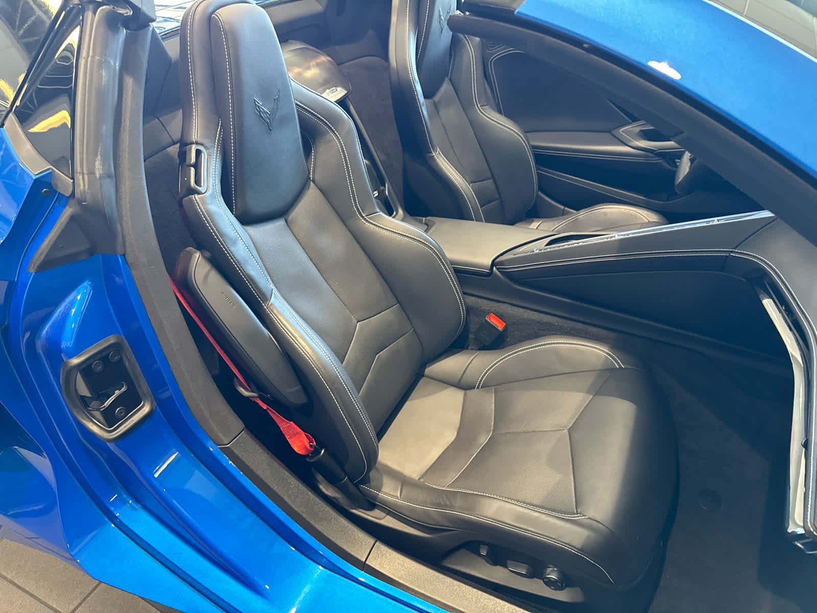 Used 2025 Chevrolet Corvette Stingray Preferred Conv w/ Z51 Performance Package RWD image 19
