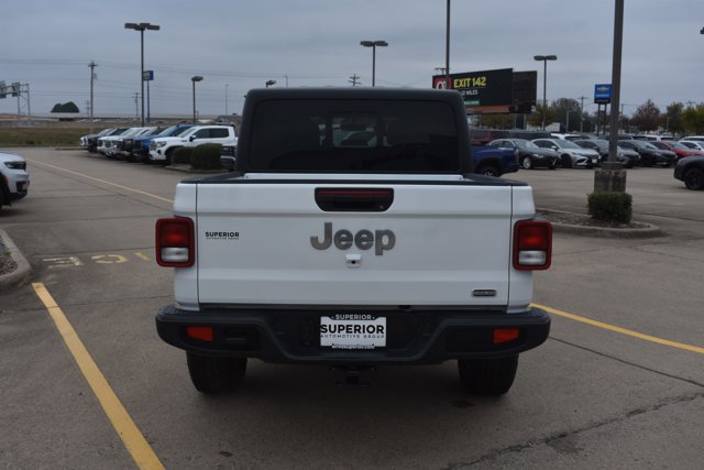 Used 2023 Jeep Gladiator Overland image 6