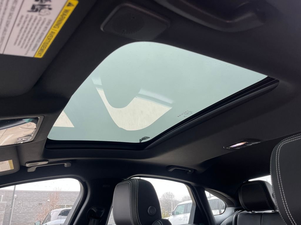 New 2024 Jaguar XF R-Dynamic SE image 20