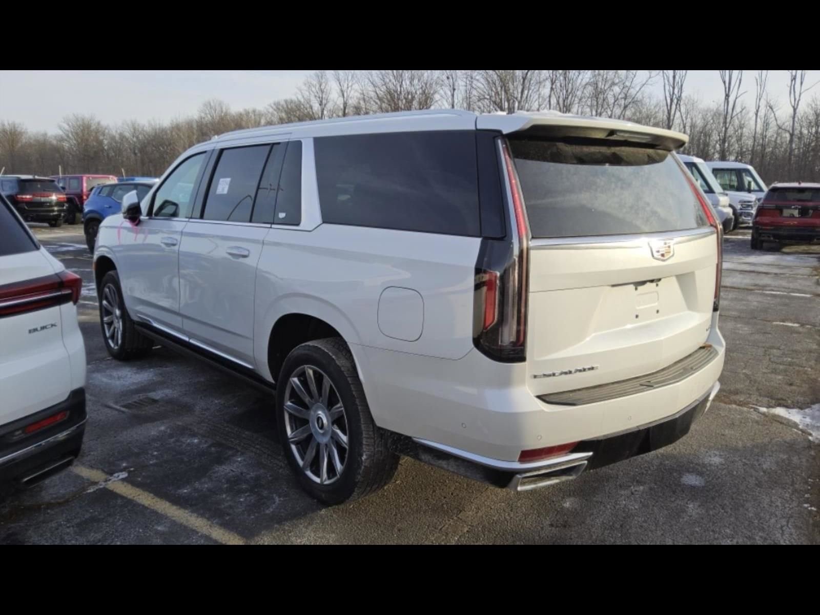 Used 2024 Cadillac Escalade ESV Premium Luxury Platinum w/ Heavy-Duty Trailer Package image 5