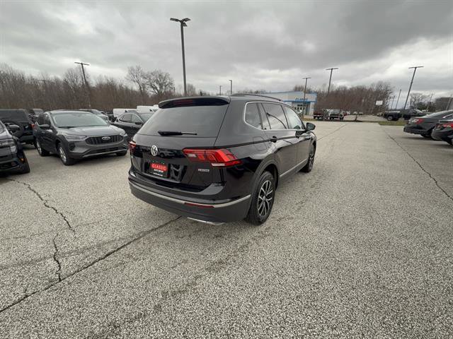 Used 2021 Volkswagen Tiguan SE w/ Panoramic Sunroof Package image 7