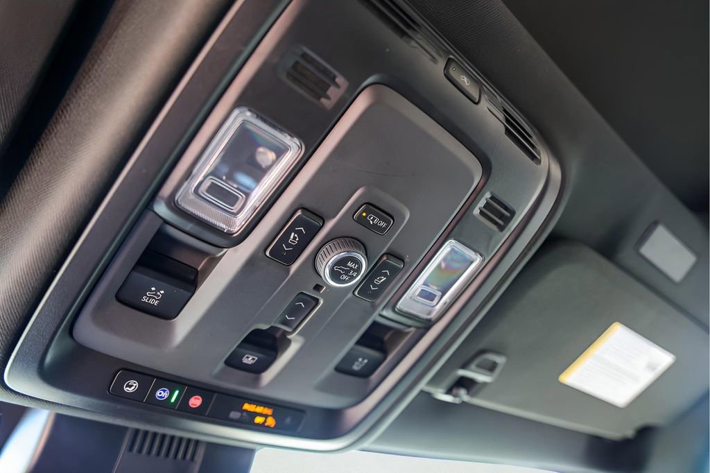 Certified 2025 GMC Yukon Denali Ultimate image 24