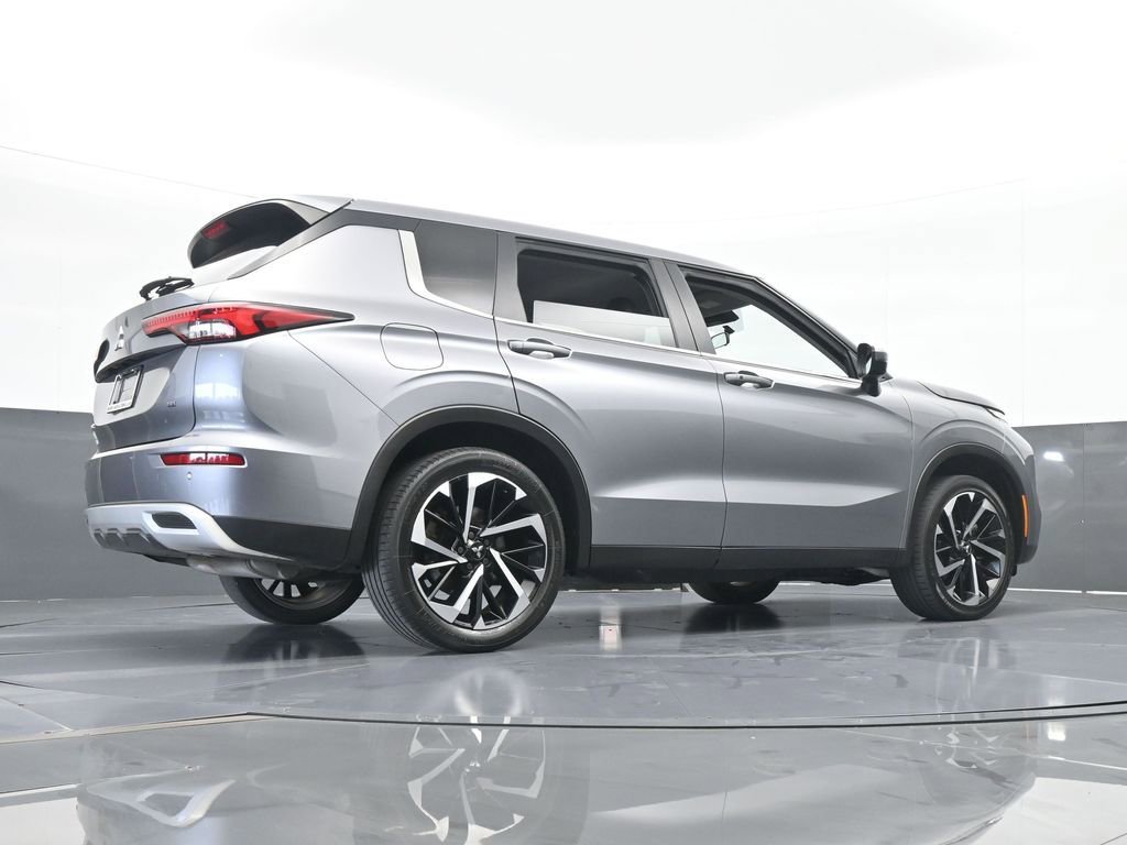 Used 2022 Mitsubishi Outlander SE image 63