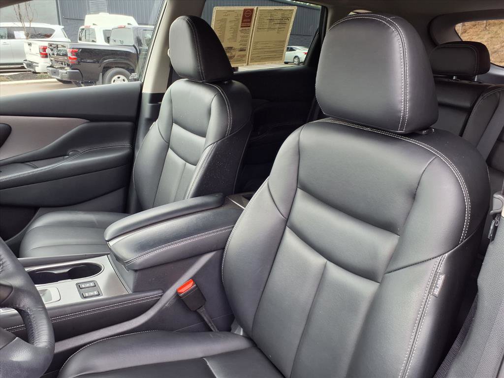Used 2023 Nissan Murano SV w/ SV Midnight Edition Package image 12