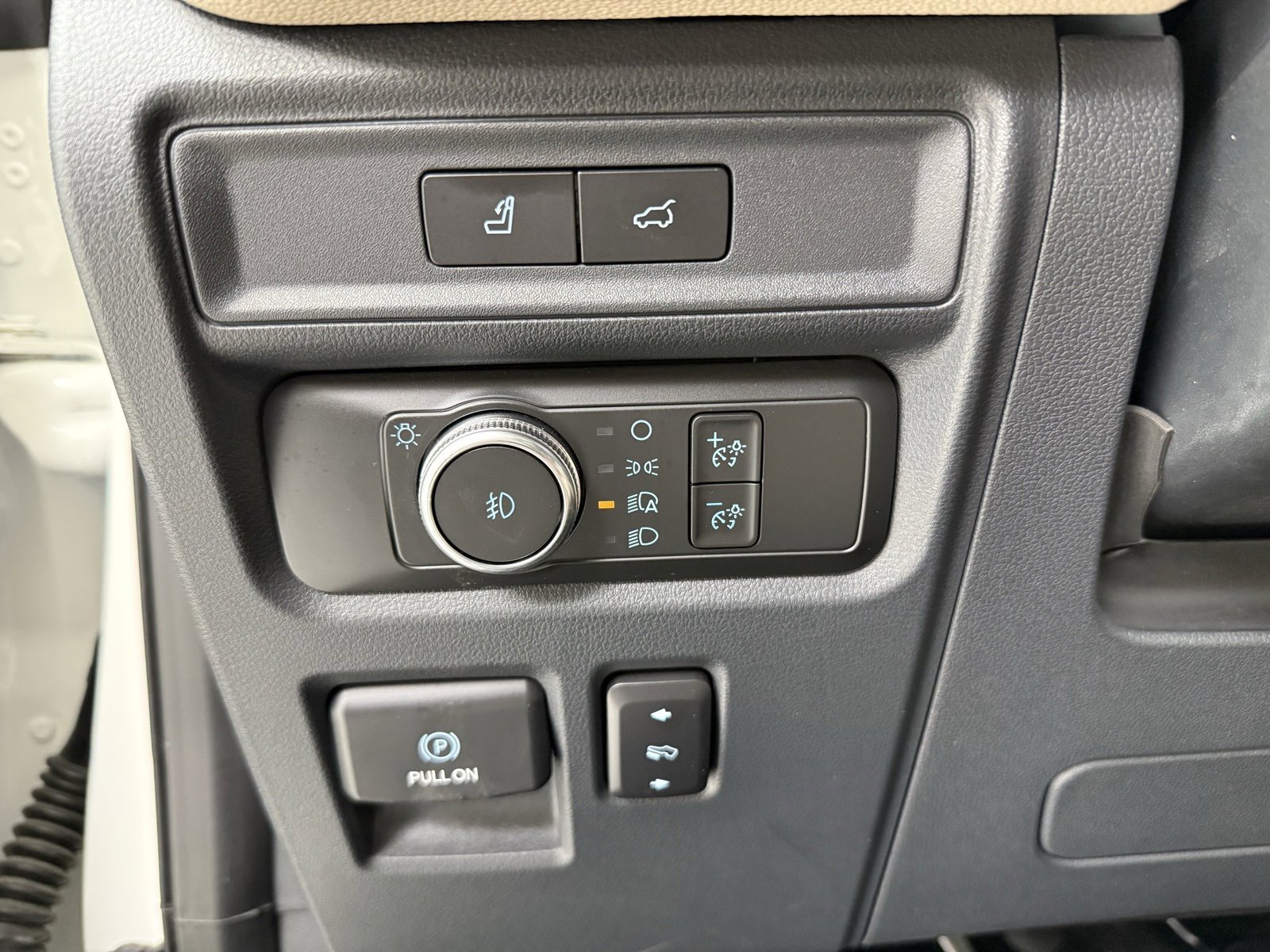 Used 2022 Ford Expedition Limited image 13