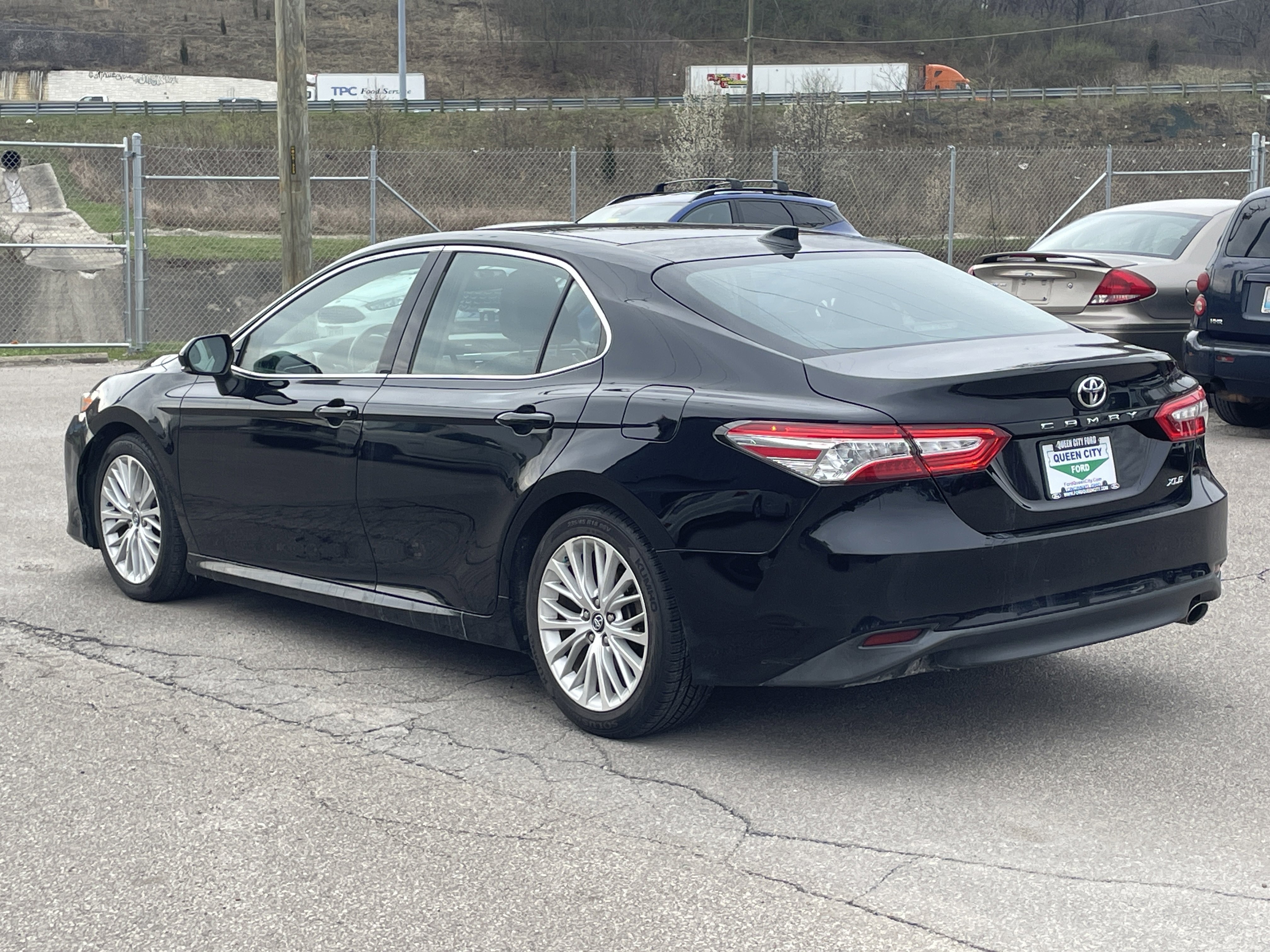 Used 2019 Toyota Camry XLE image 6