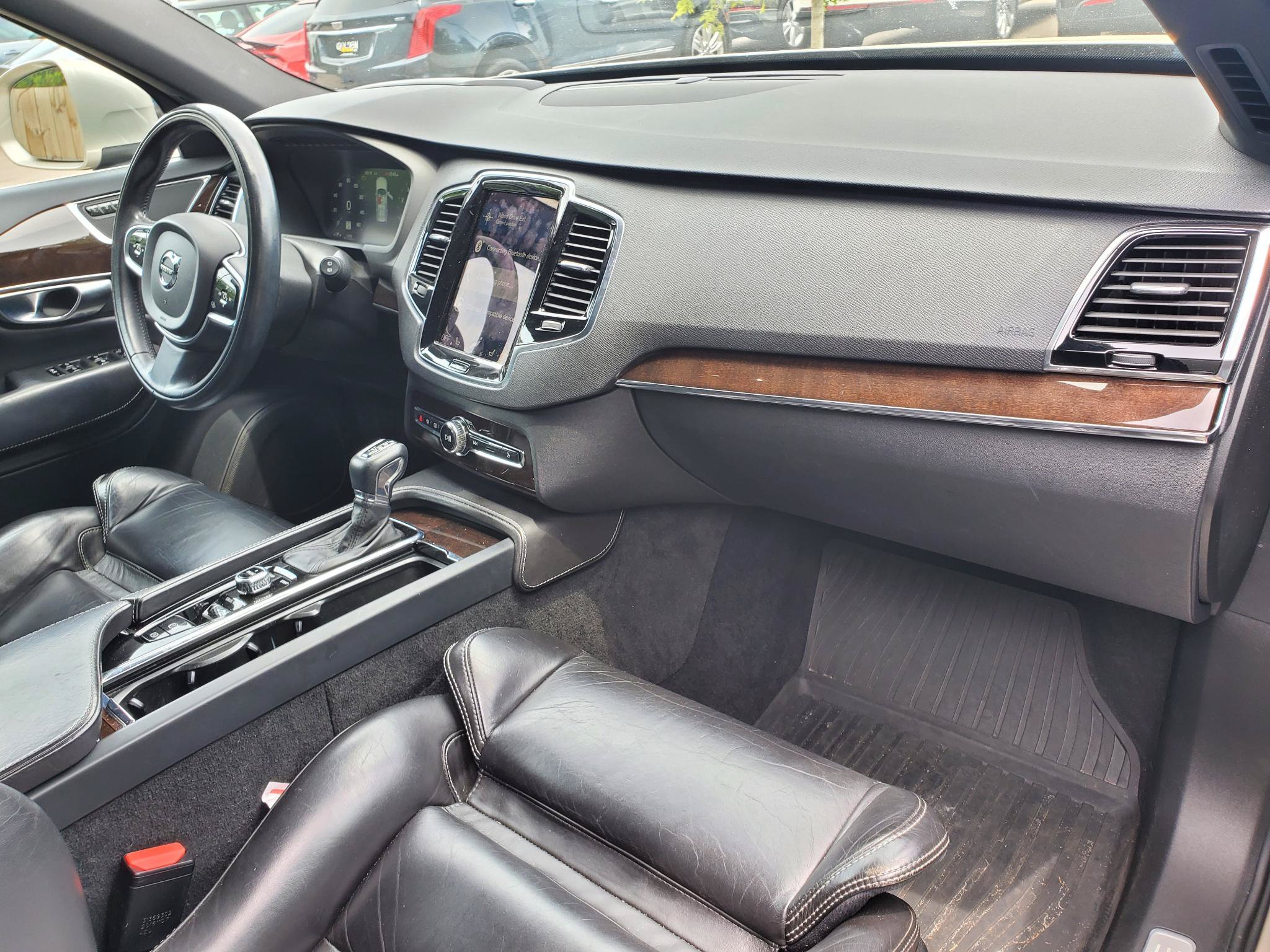 Used 2017 Volvo XC90 T6 Momentum w/ Vision Package AWD/4WD image 19