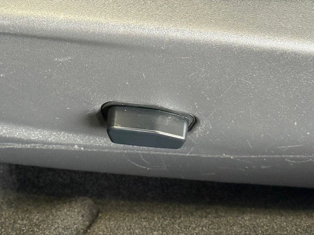 Used 2014 Dodge Challenger SXT Plus image 20