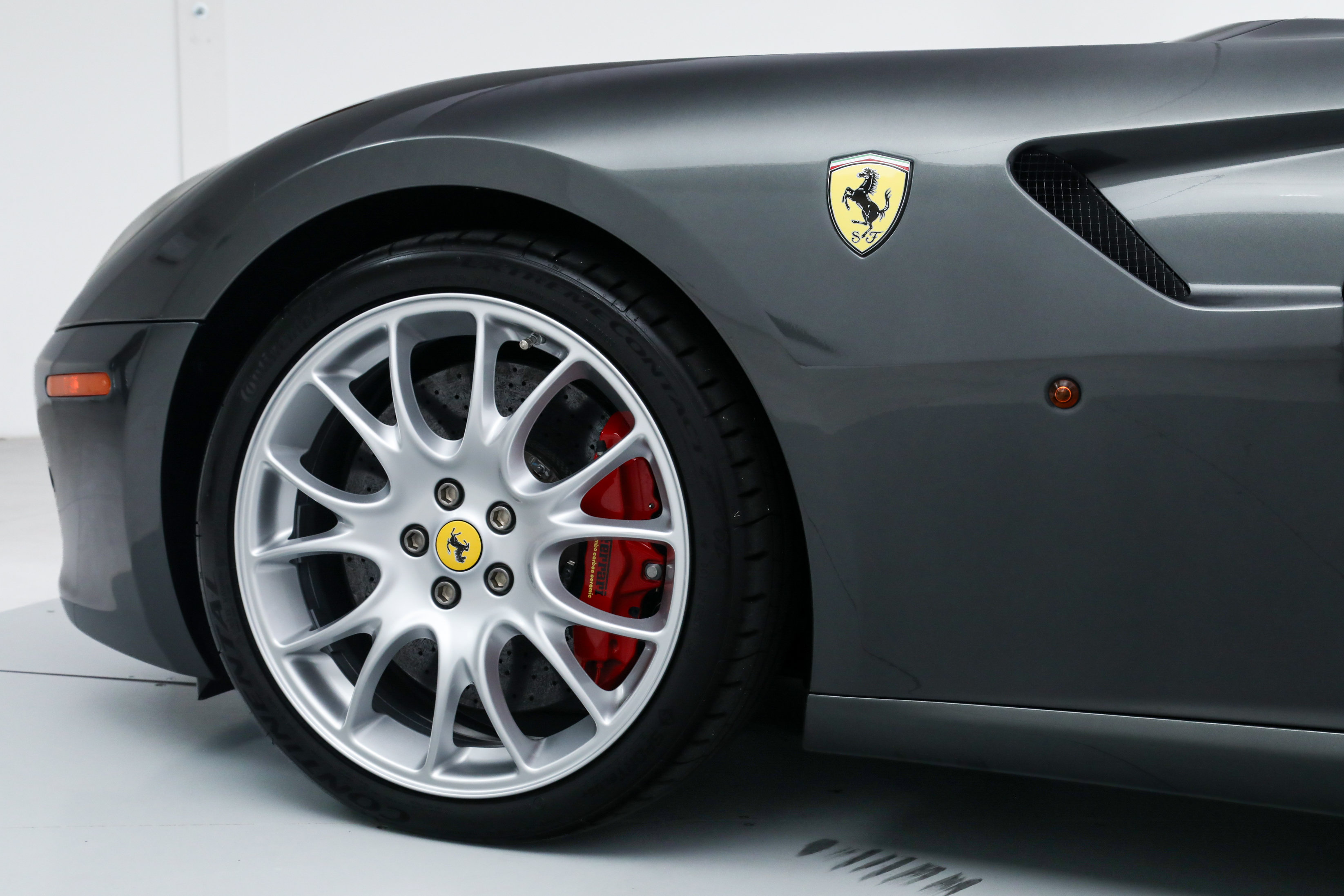 Used 2009 Ferrari 599 GTB Fiorano RWD image 16