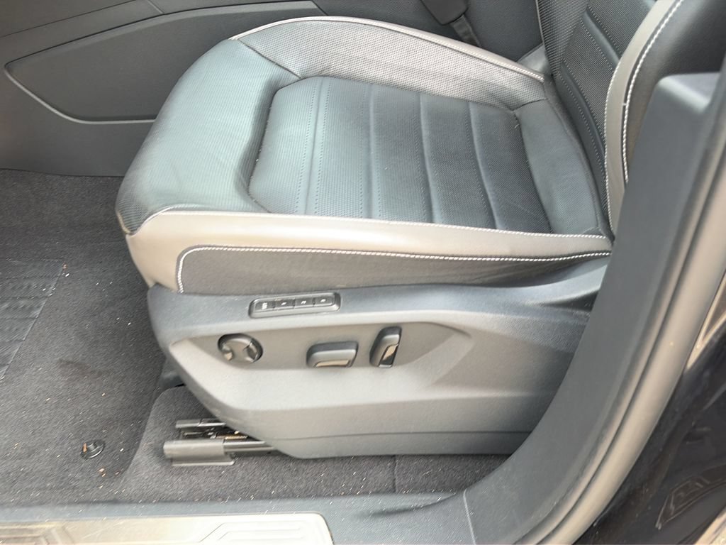 Used 2023 Volkswagen Atlas SEL Premium AWD/4WD image 17