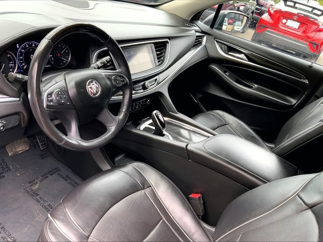 Used 2021 Buick Enclave Avenir AWD/4WD image 22