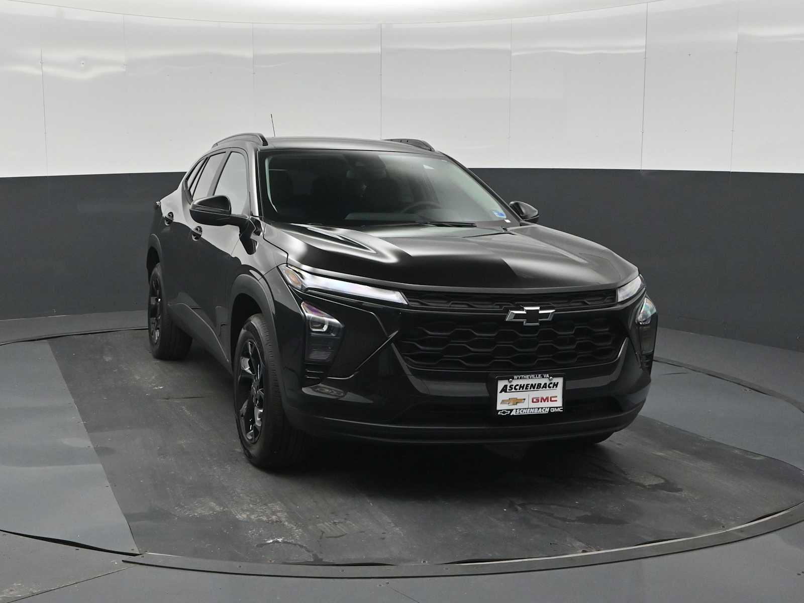 New 2026 Chevrolet Trax LT w/ Driver Confidence Package FWD image 3