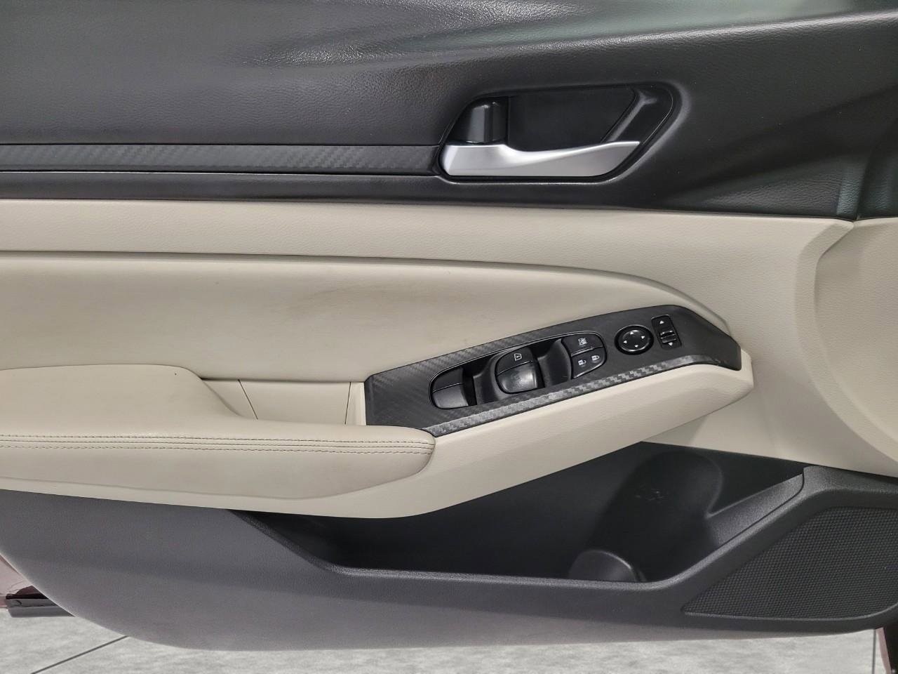 Used 2025 Nissan Altima 2.5 SV image 26