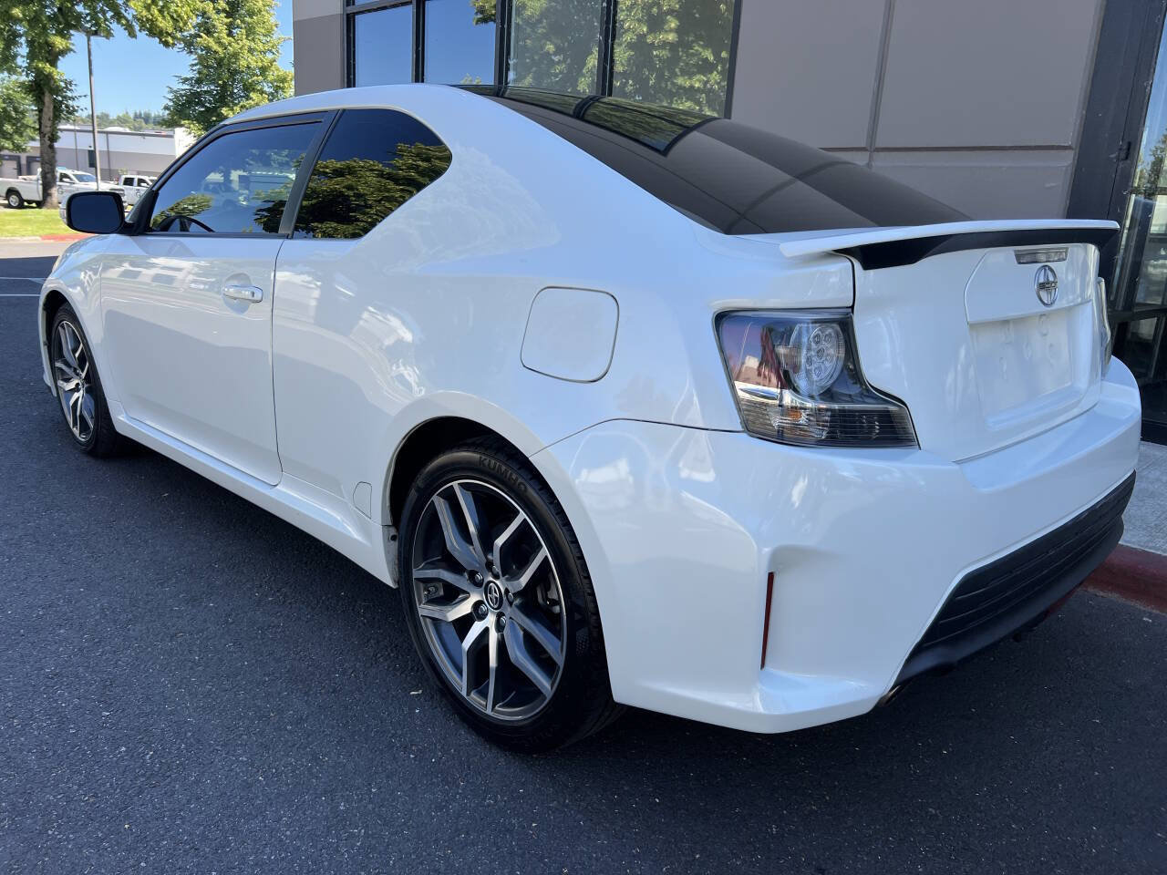 Used 2015 Scion tC FWD image 6