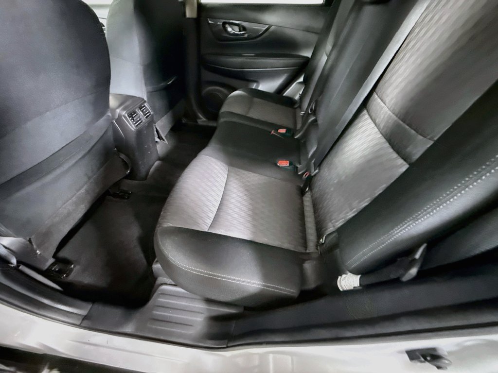 Used 2020 Nissan Rogue S w/ Special Edition Package FWD image 26