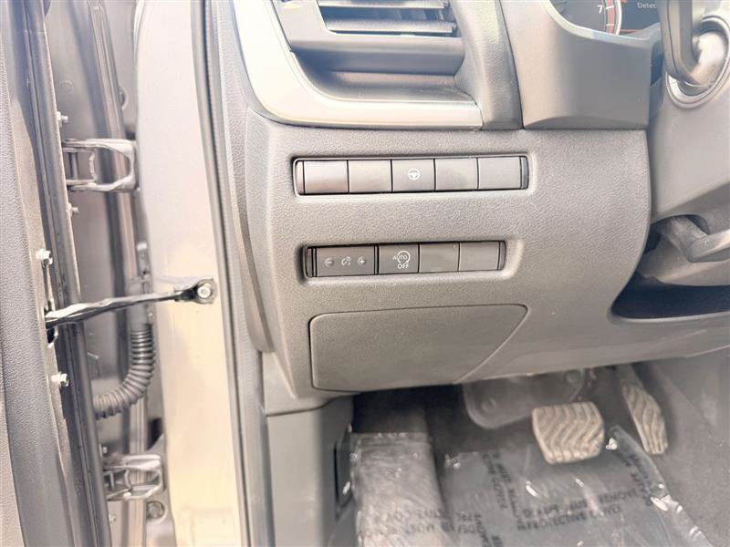 Used 2023 Nissan Rogue SV AWD/4WD image 10