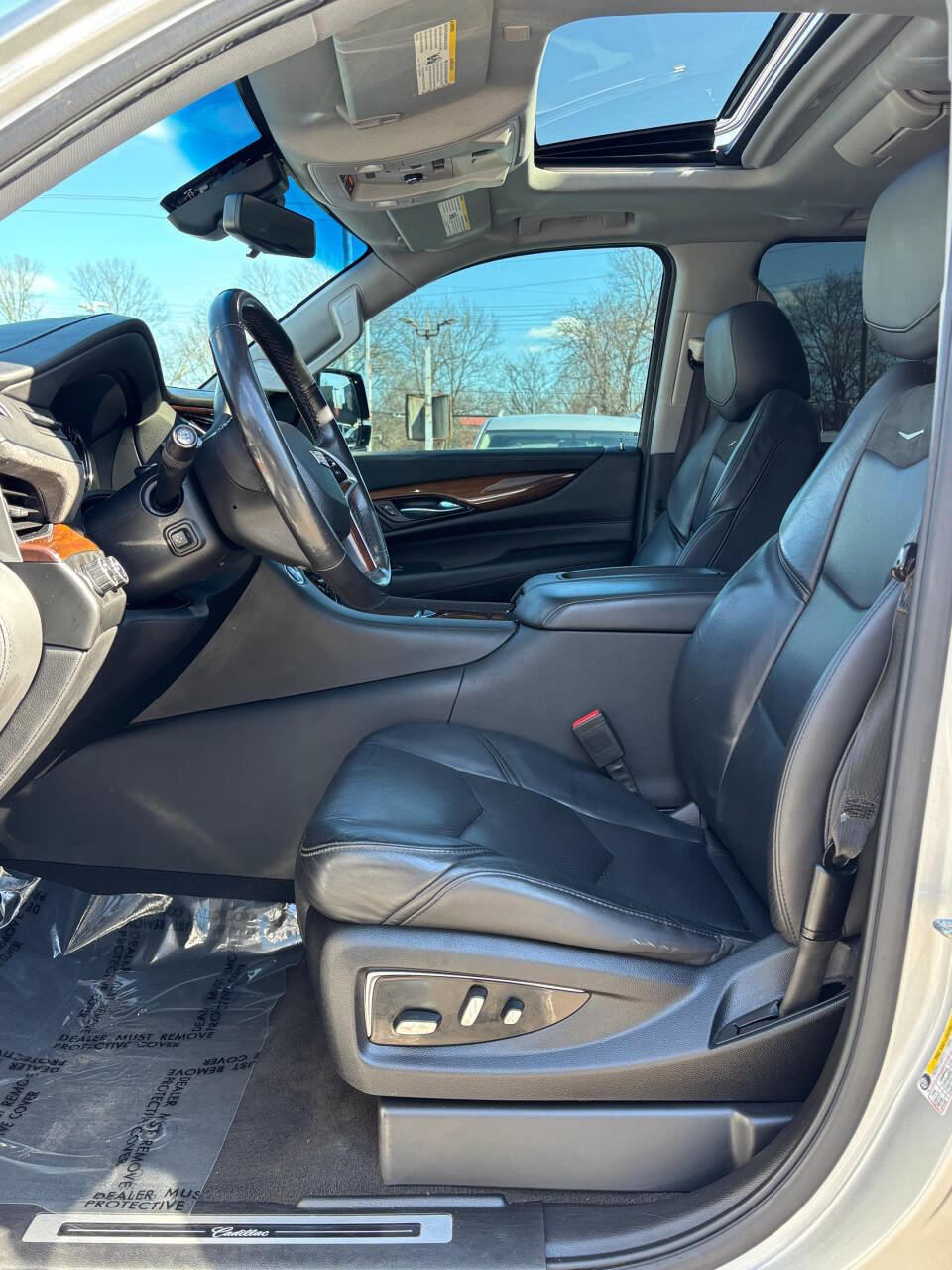 Used 2019 Cadillac Escalade ESV Luxury w/ LPO, Radiant Package image 10