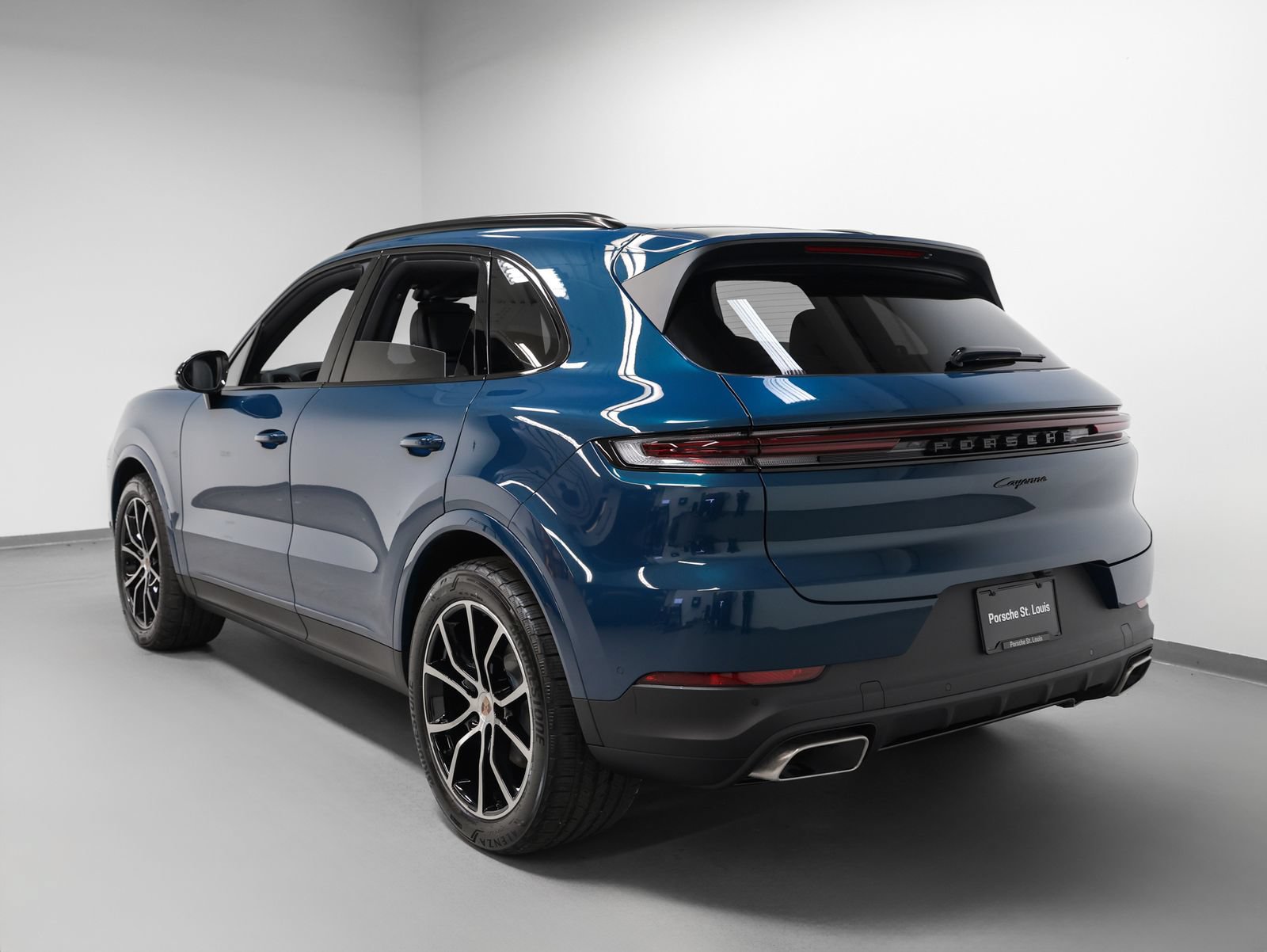 New 2026 Porsche Cayenne AWD/4WD image 3