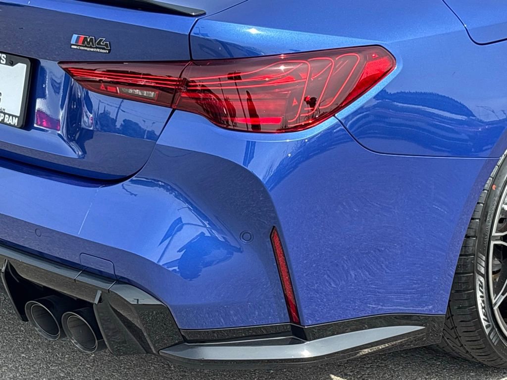Used 2025 BMW M4 Competition w/ Executive Package image 5