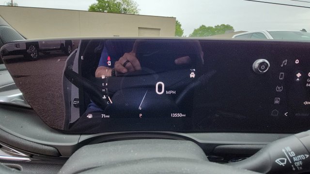 Used 2024 Buick Envista Sport Touring w/ Convenience I Package FWD image 5