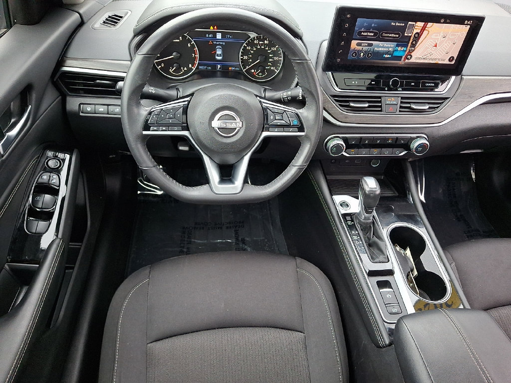 Used 2023 Nissan Altima 2.5 SV w/ SV Premium Package FWD image 11