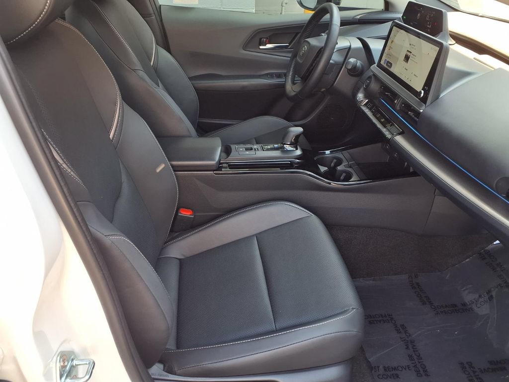 Certified 2026 Toyota Prius XLE FWD image 39