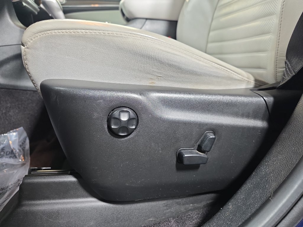 Used 2018 Jeep Grand Cherokee Limited AWD/4WD image 29
