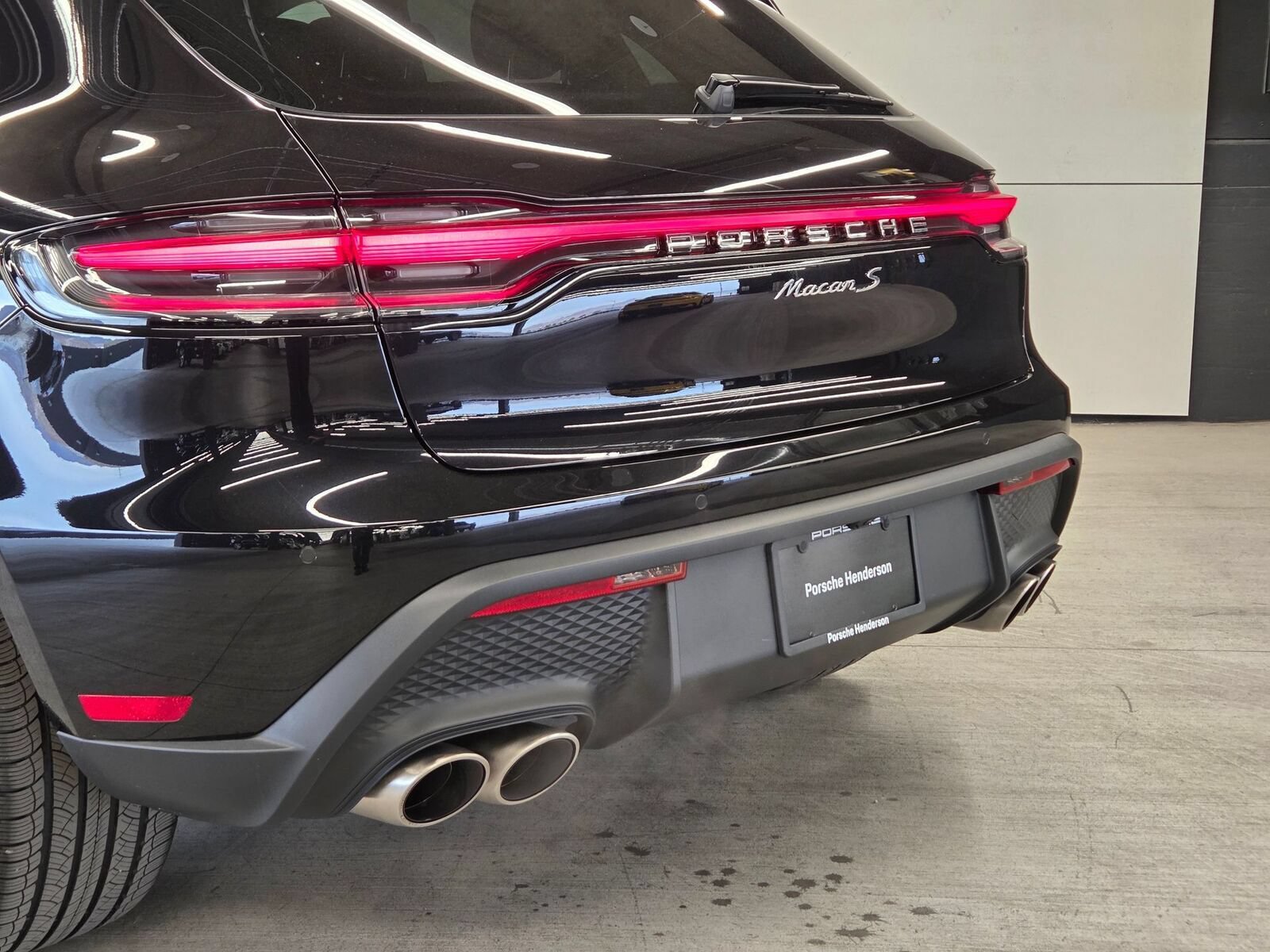 Certified 2026 Porsche Macan S AWD/4WD image 8