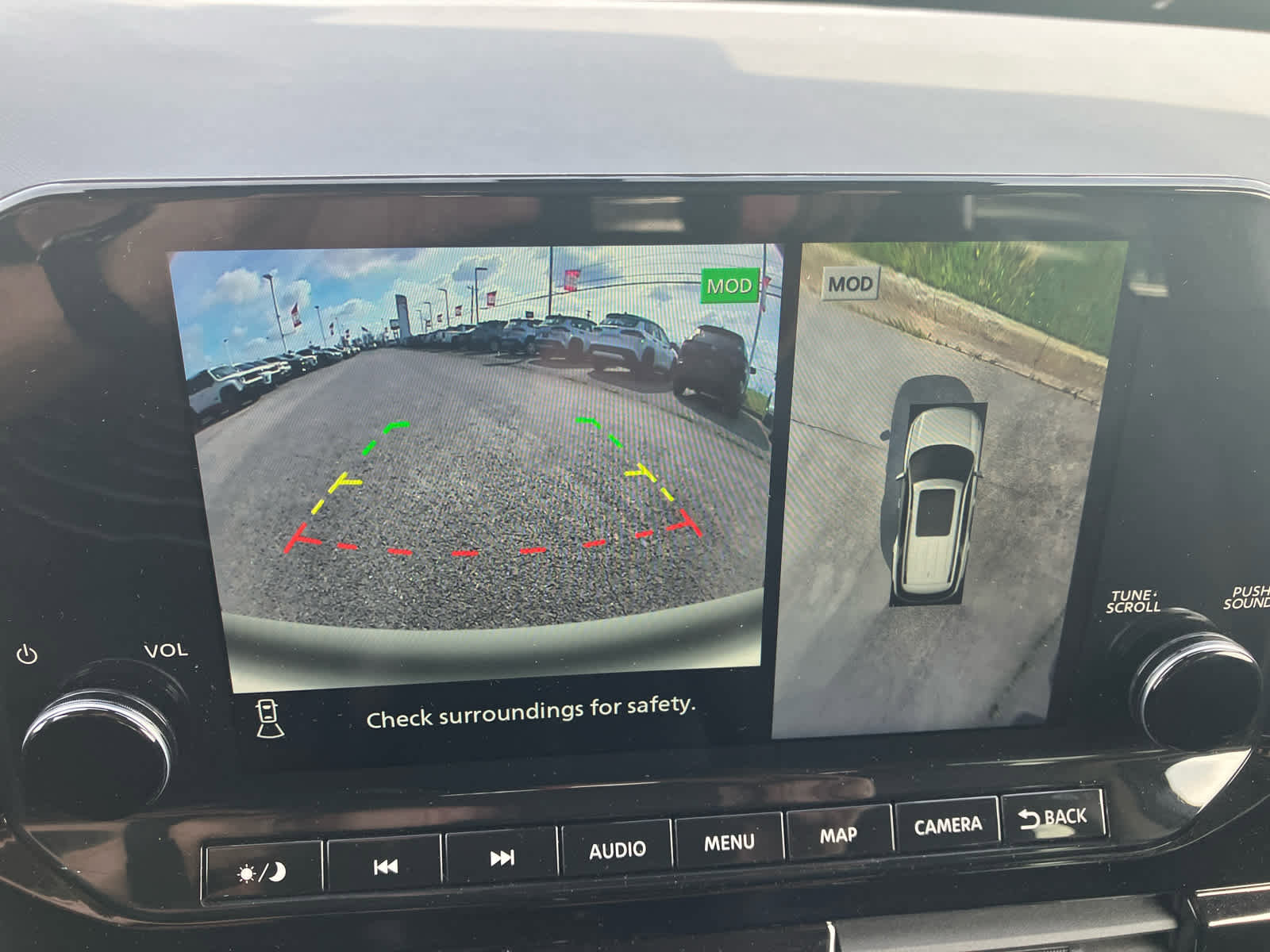 Used 2023 Nissan Pathfinder Platinum w/ Cargo Package image 24