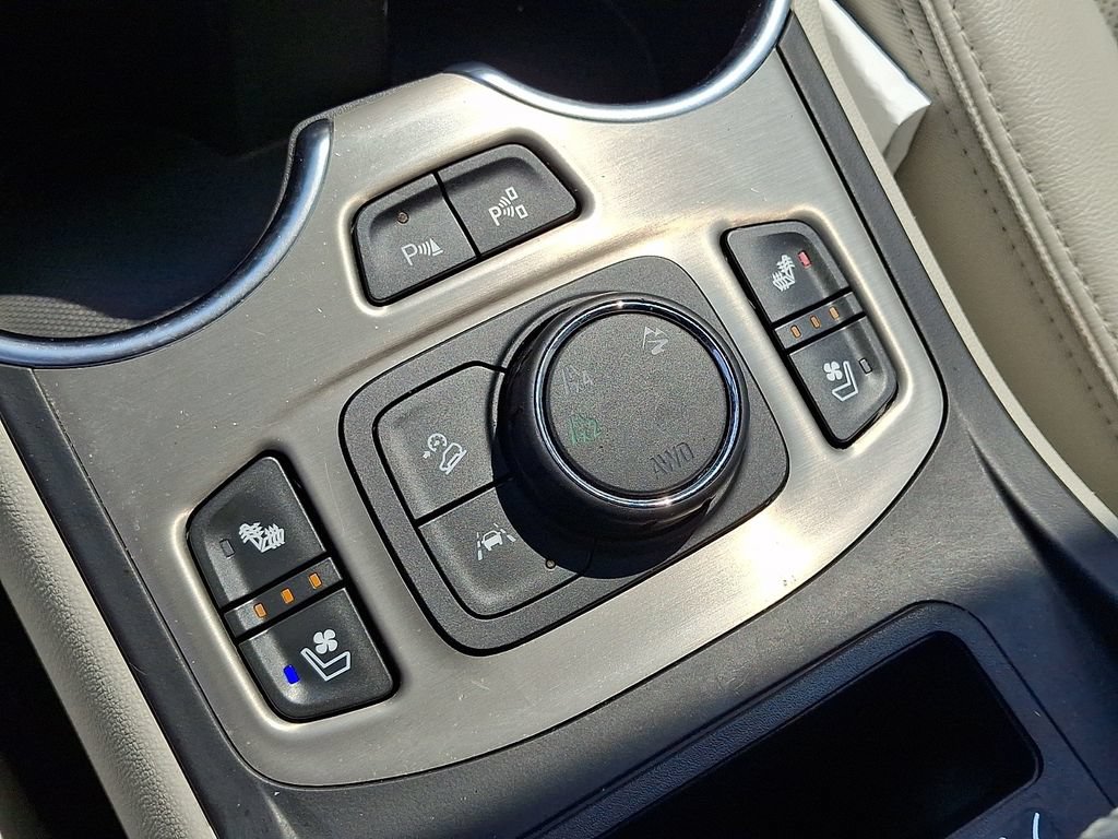 Used 2019 GMC Terrain Denali w/ Advanced Safety Package AWD/4WD image 24