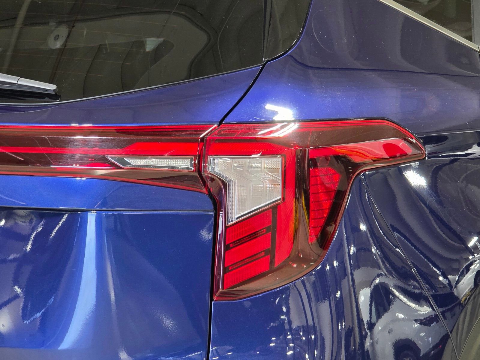 Used 2024 Kia Seltos EX image 12