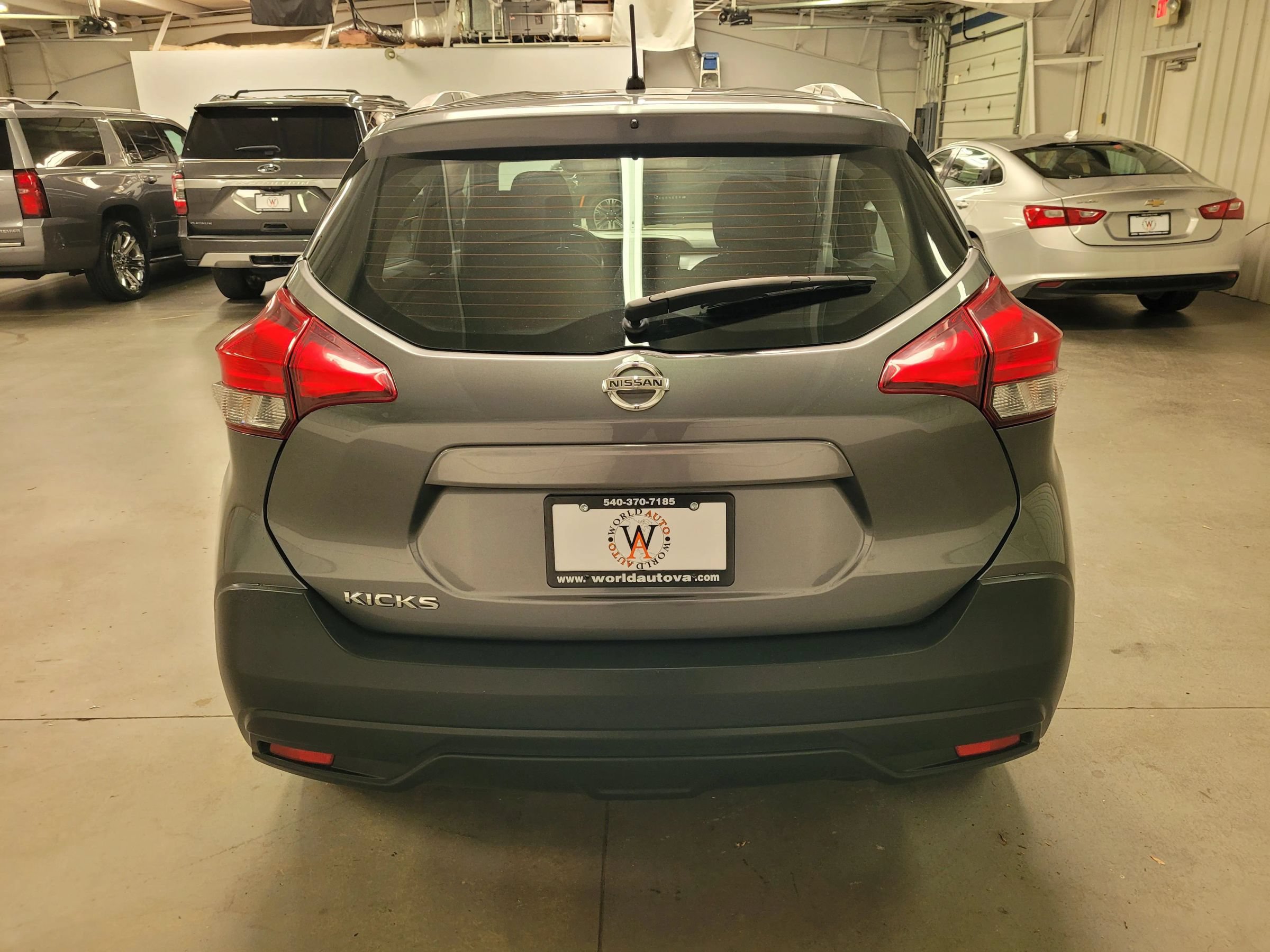 Used 2019 Nissan Kicks S FWD image 6