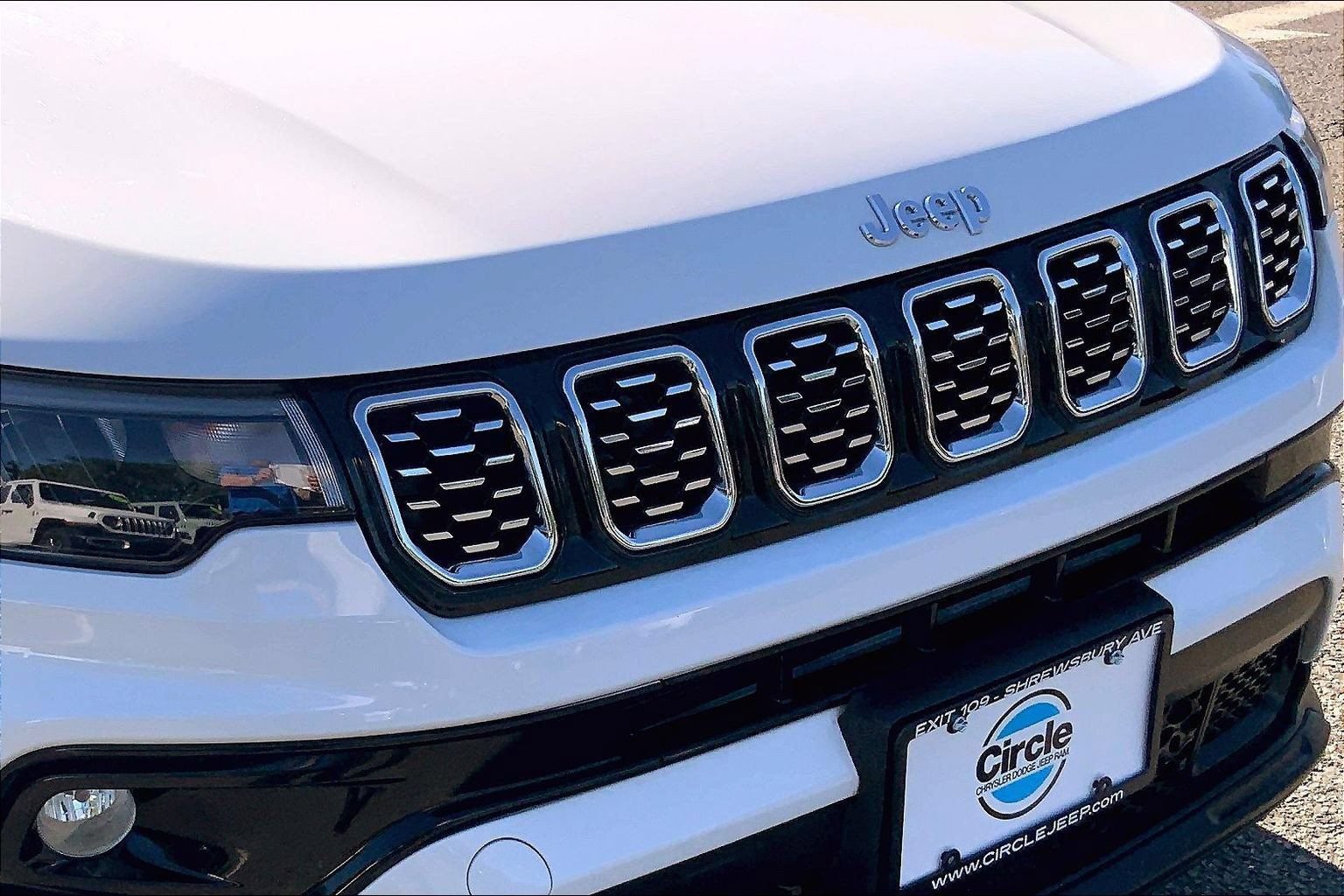 Certified 2024 Jeep Compass Limited w/ Sun and Sound Group AWD/4WD image 28
