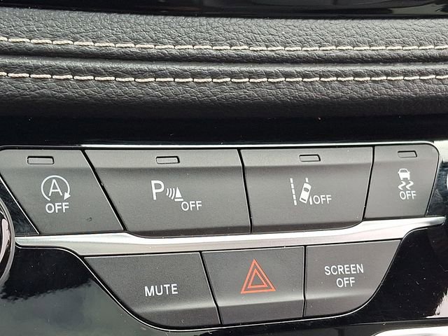 Used 2025 Chrysler Pacifica Limited image 27