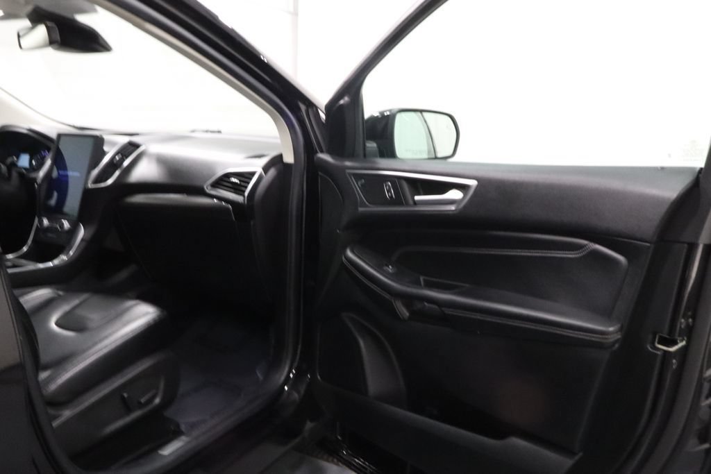 Used 2022 Ford Edge Titanium AWD/4WD image 14