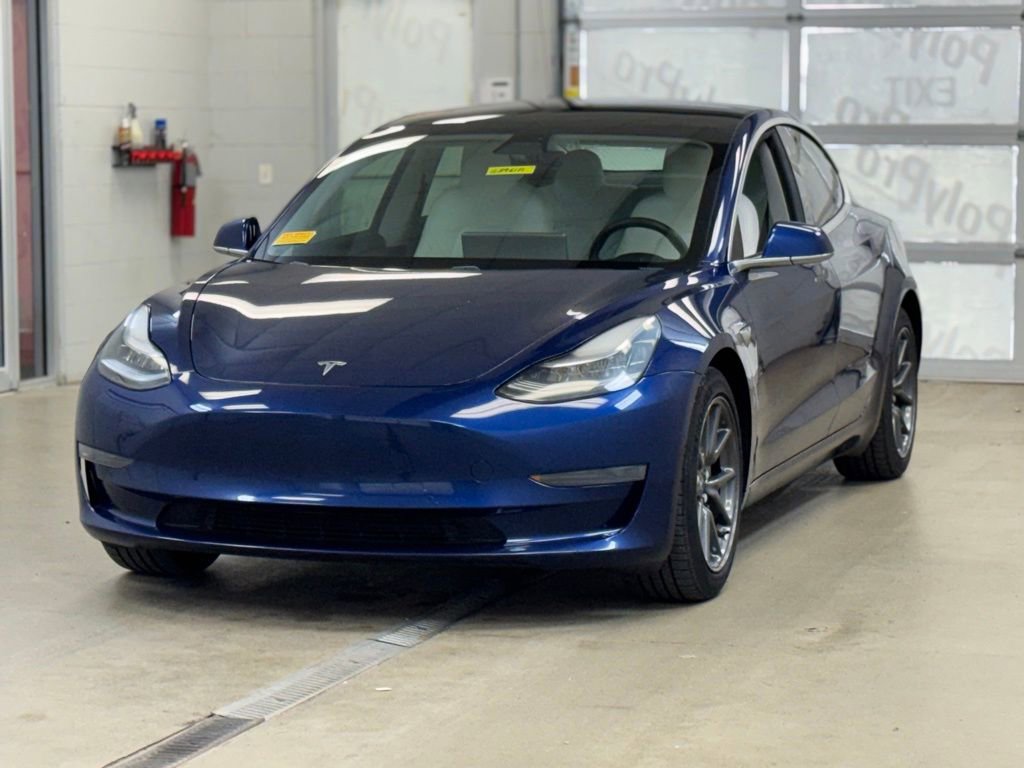 Used 2020 Tesla Model 3 Standard Range Plus image 3