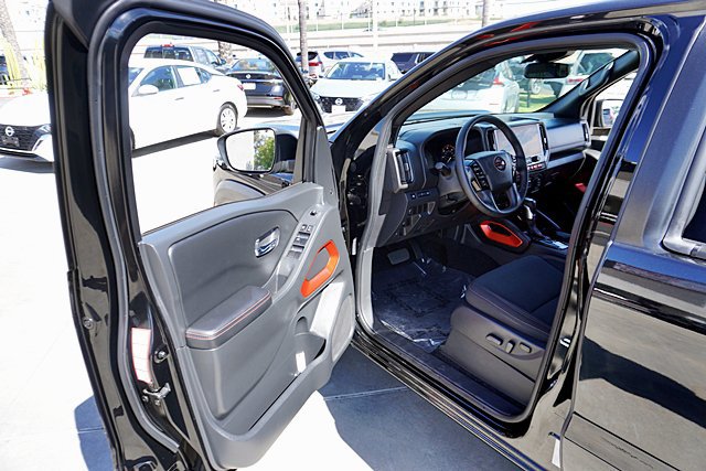 Used 2025 Nissan Frontier Pro-X RWD image 48