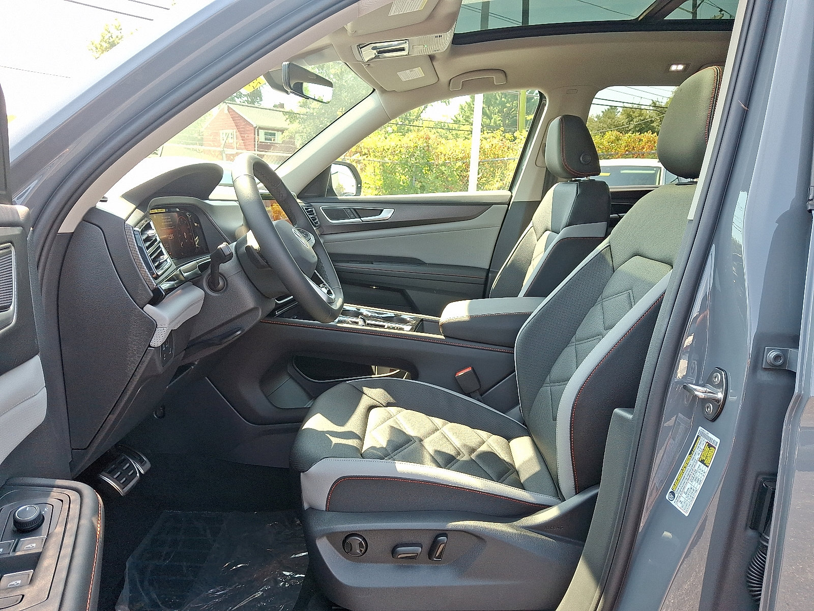 New 2026 Volkswagen Atlas Peak Edition image 9