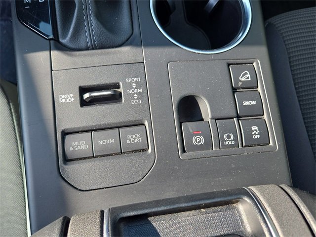 Used 2024 Toyota Highlander LE image 28