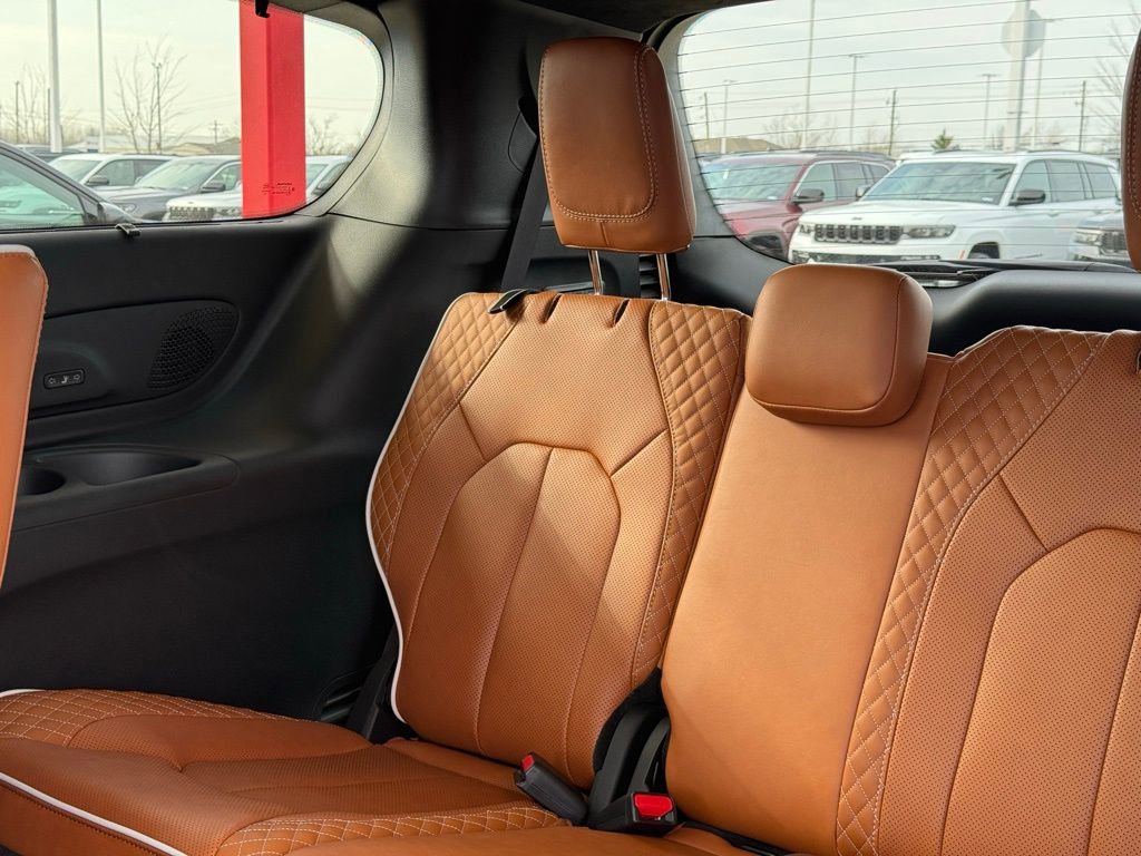 New 2026 Chrysler Pacifica Pinnacle image 42