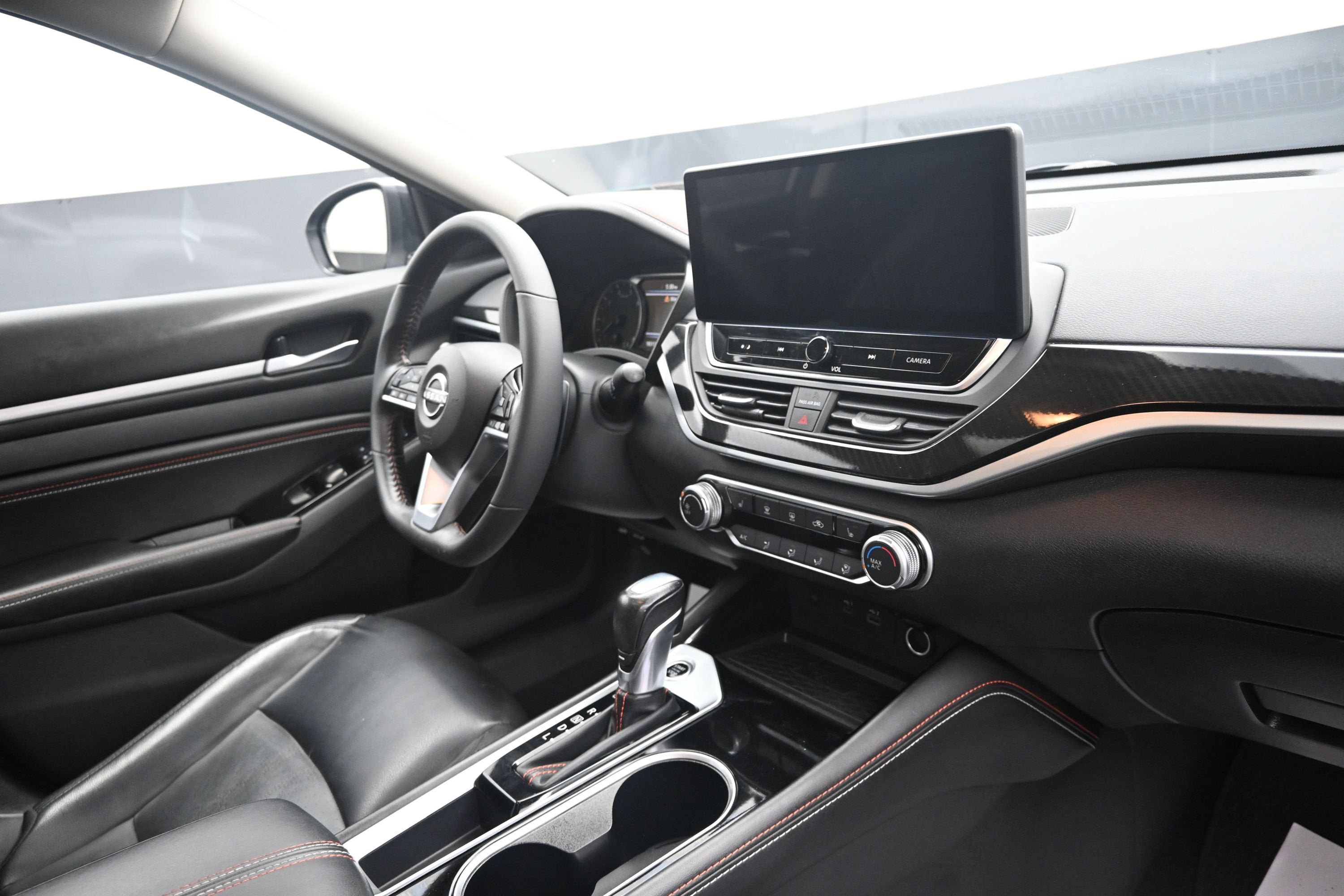 Used 2023 Nissan Altima 2.5 SR w/ SR Premium Package FWD image 30