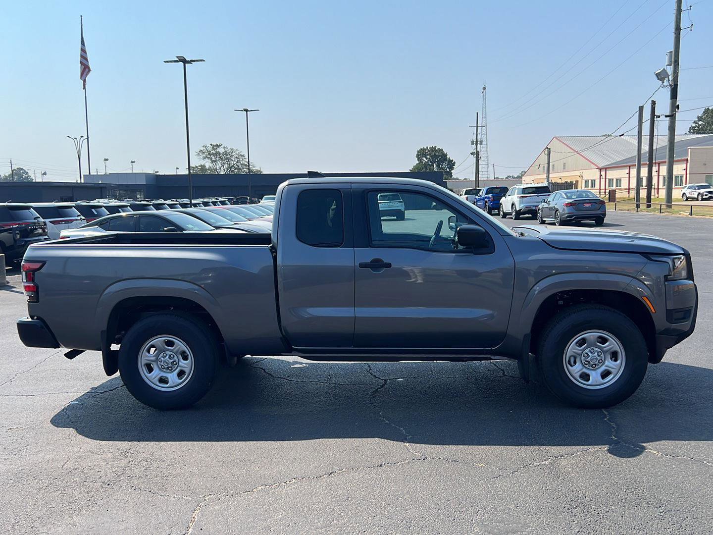 New 2026 Nissan Frontier S image 3