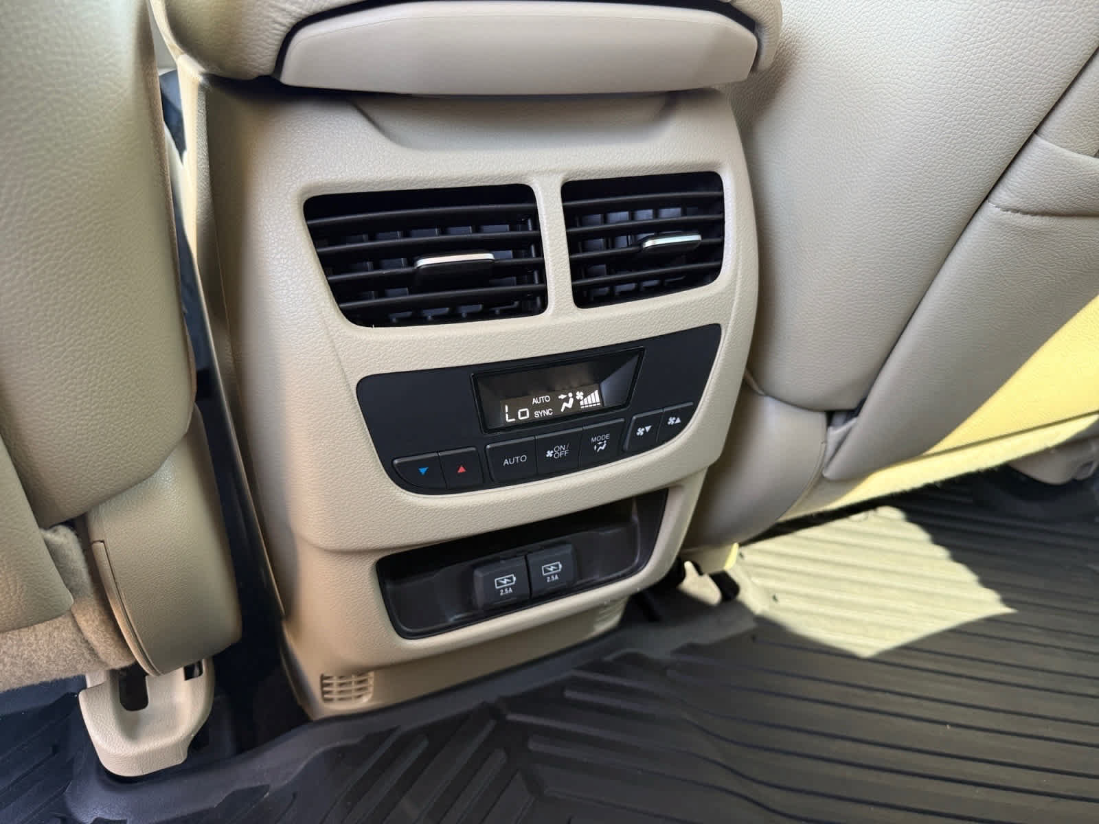Used 2020 Acura MDX w/ Technology Package AWD/4WD image 15