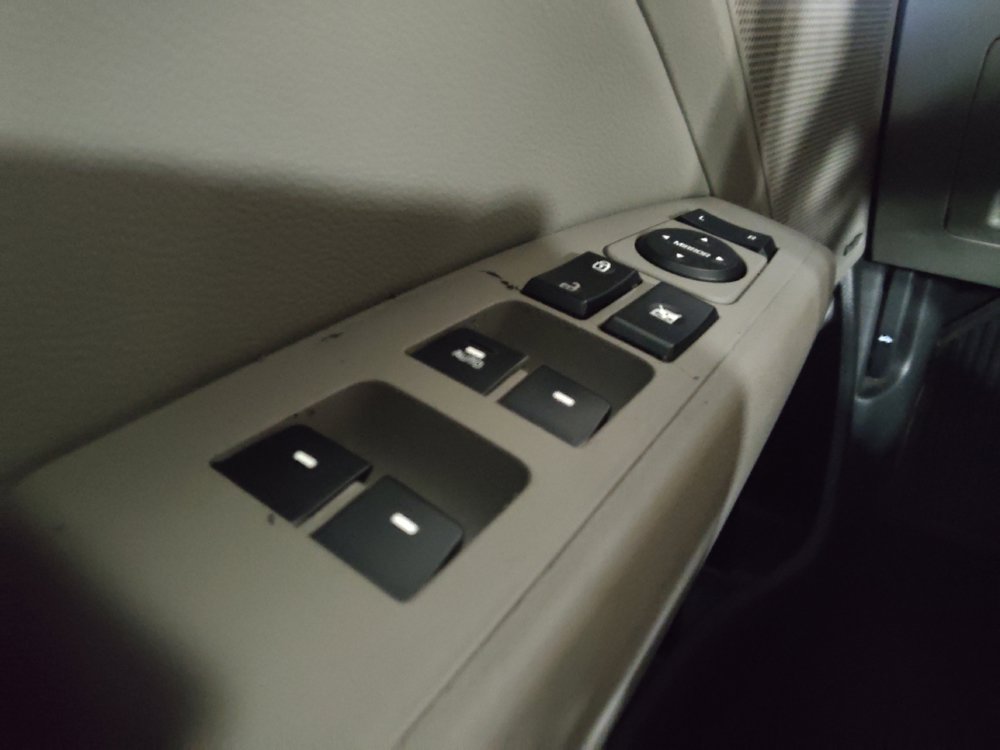 Used 2019 Hyundai Elantra Limited FWD image 27