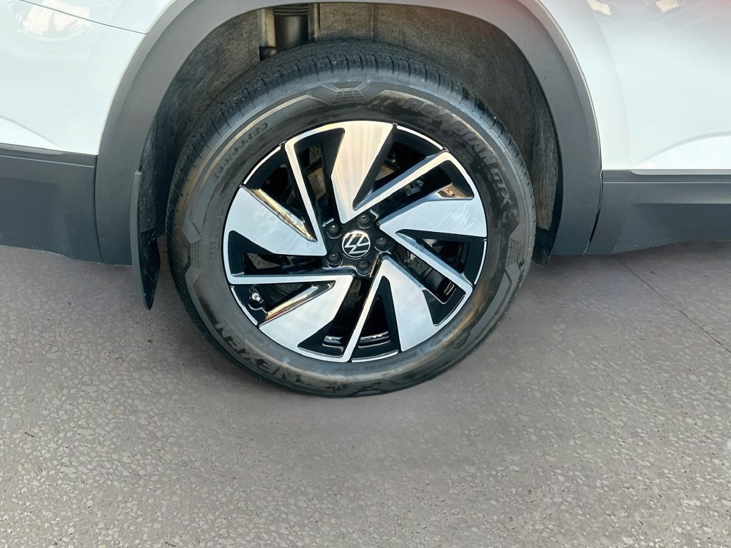Used 2024 Volkswagen Atlas SE FWD image 31